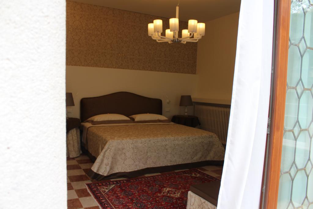 Domus Dotti V Guest House Тревизо Экстерьер фото