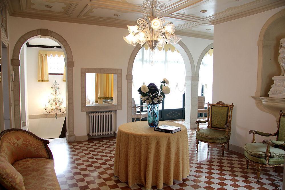 Domus Dotti V Guest House Тревизо Экстерьер фото
