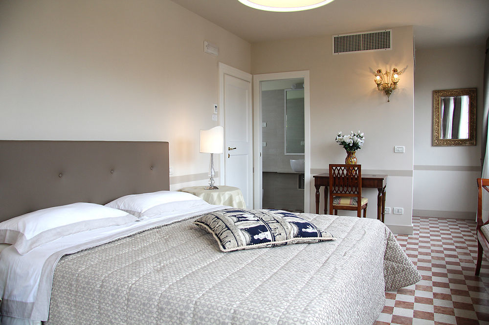 Domus Dotti V Guest House Тревизо Экстерьер фото